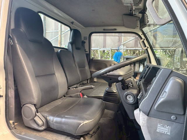 いすゞエルフ平ボディ小型（2t・3t）[写真32]