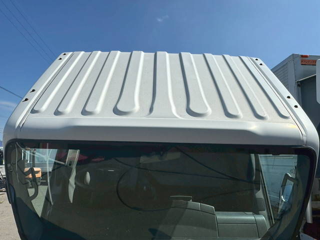 いすゞエルフ平ボディ小型（2t・3t）[写真10]