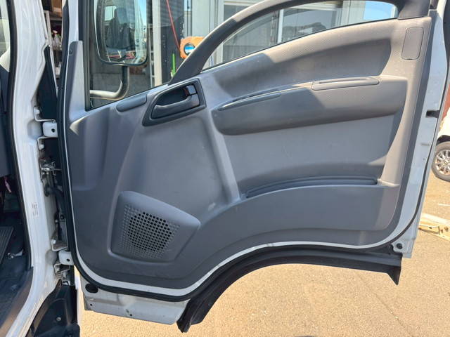 いすゞエルフ平ボディ小型（2t・3t）[写真27]