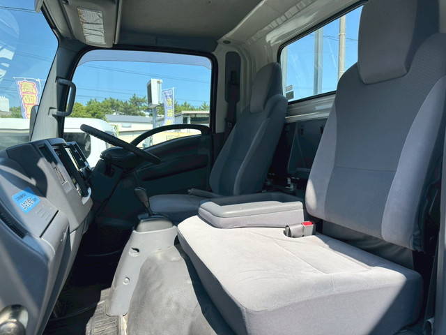 いすゞエルフ平ボディ小型（2t・3t）[写真30]