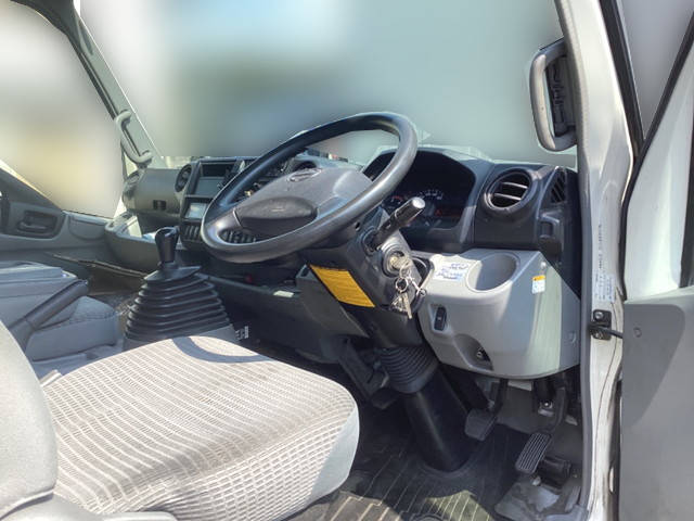 日野デュトロ冷凍車（冷蔵車）小型（2t・3t）[写真17]