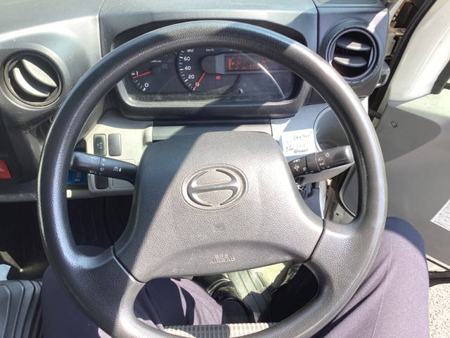 日野デュトロ冷凍車（冷蔵車）小型（2t・3t）[写真21]