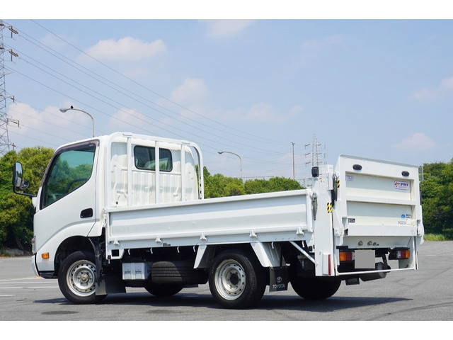 トヨタその他の車種平ボディ小型（2t・3t）[写真02]