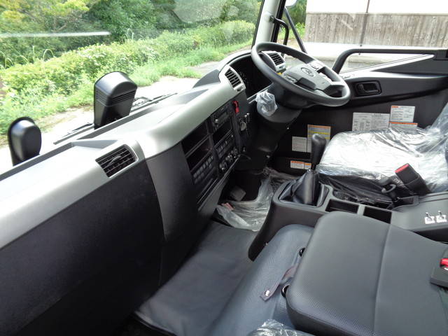 三菱ふそうファイターコンテナ専用車中型（4t）[写真31]