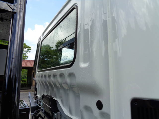 三菱ふそうファイターコンテナ専用車中型（4t）[写真09]