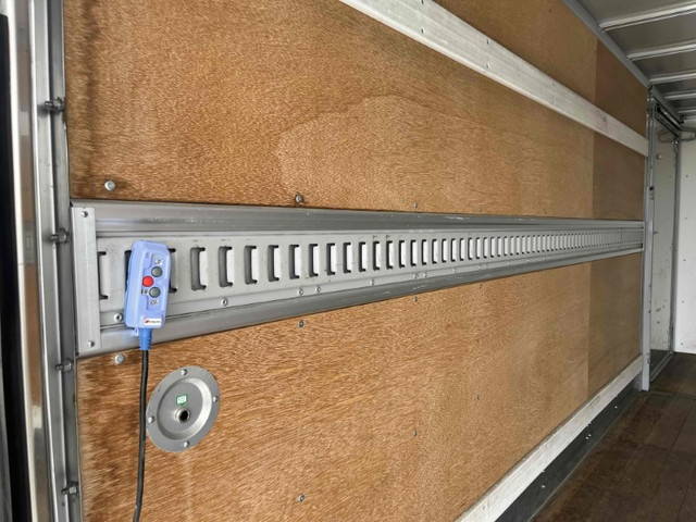 いすゞエルフアルミバン小型（2t・3t）[写真10]