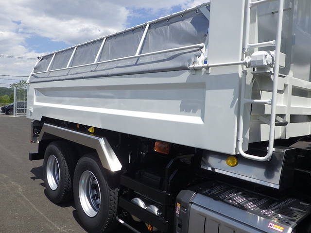 三菱ふそうスーパーグレートダンプ大型（10t）[写真12]