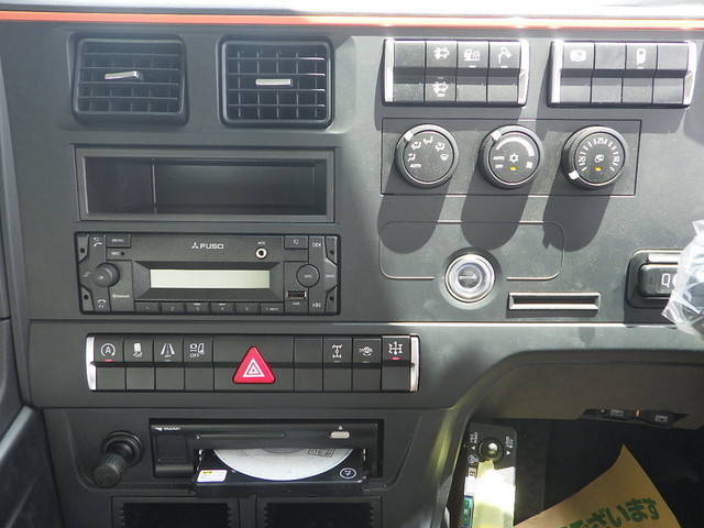 三菱ふそうスーパーグレートダンプ大型（10t）[写真29]