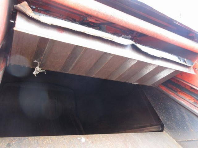 いすゞフォワードパッカー車（塵芥車）中型（4t）[写真18]