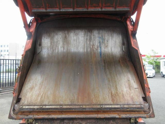 いすゞフォワードパッカー車（塵芥車）中型（4t）[写真19]