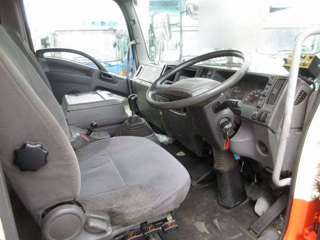 いすゞフォワードパッカー車（塵芥車）中型（4t）[写真35]