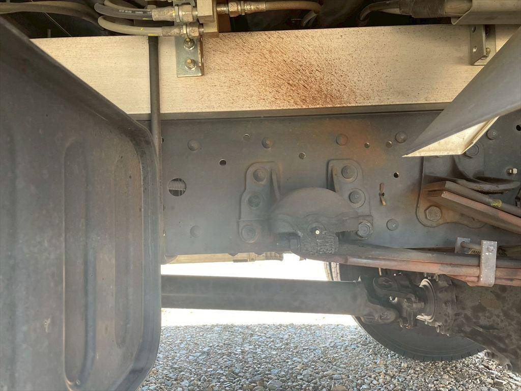 いすゞフォワードアルミウイング中型（4t）[写真15]