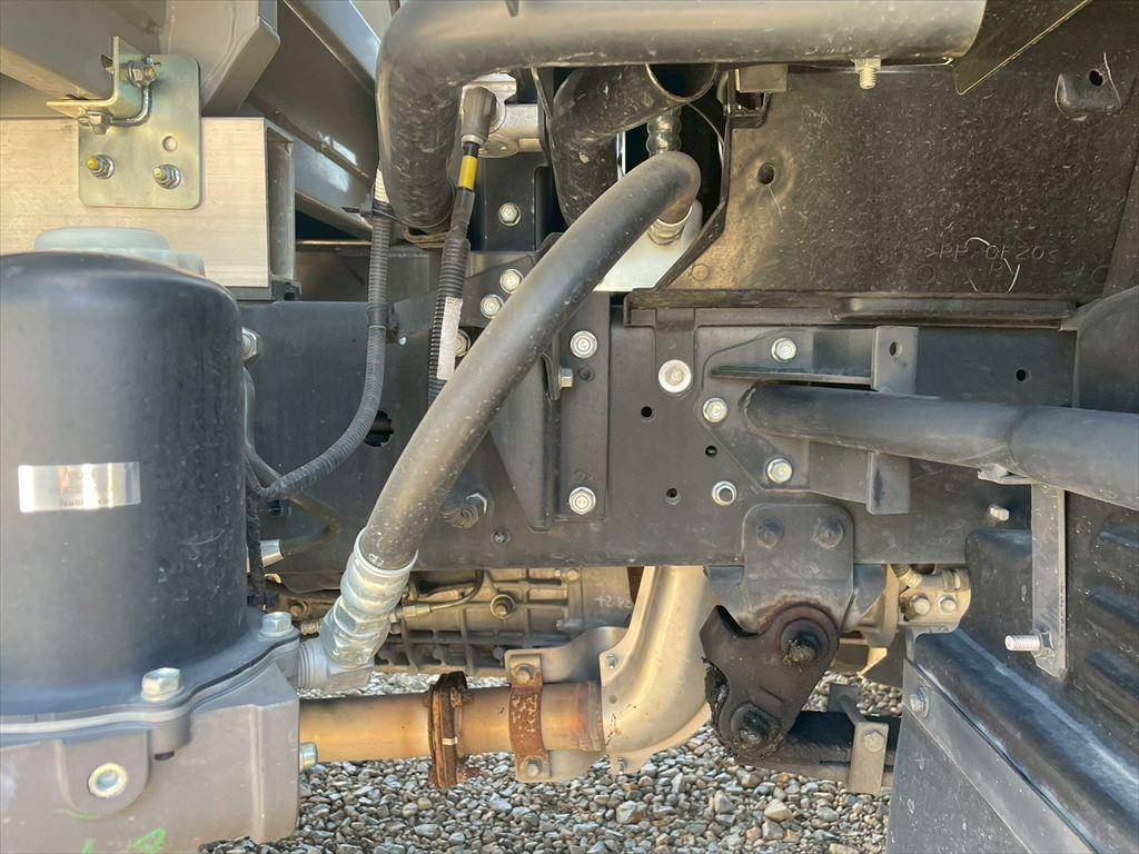 いすゞフォワードアルミウイング中型（4t）[写真17]