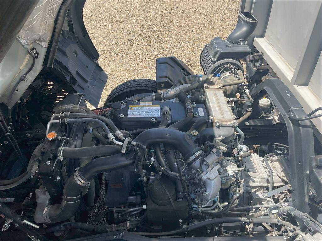 いすゞフォワードアルミウイング中型（4t）[写真19]