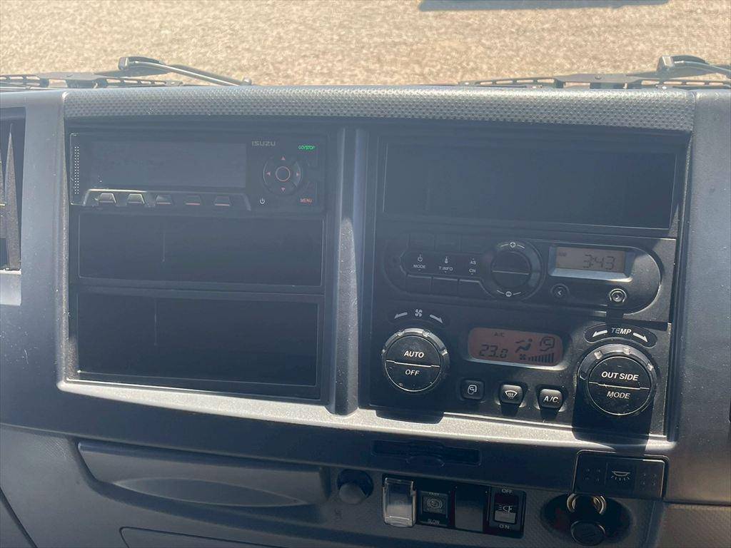 いすゞフォワードアルミウイング中型（4t）[写真22]