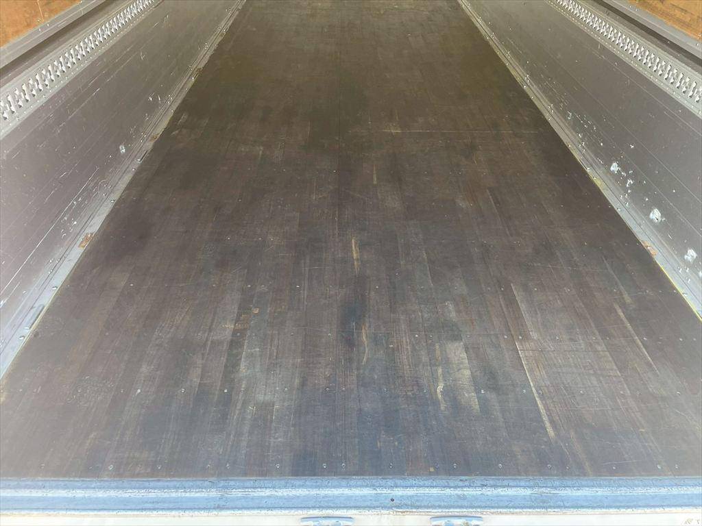 いすゞフォワードアルミウイング中型（4t）[写真08]