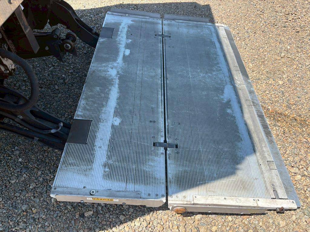 日野デュトロ冷凍車（冷蔵車）小型（2t・3t）[写真12]