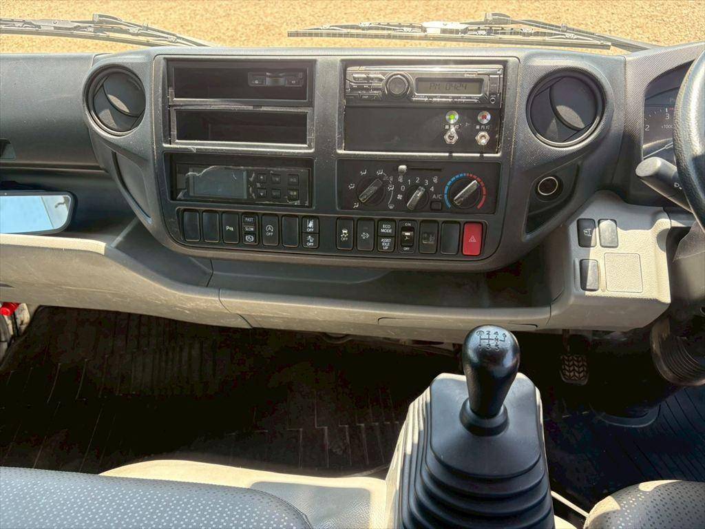 日野デュトロ冷凍車（冷蔵車）小型（2t・3t）[写真21]