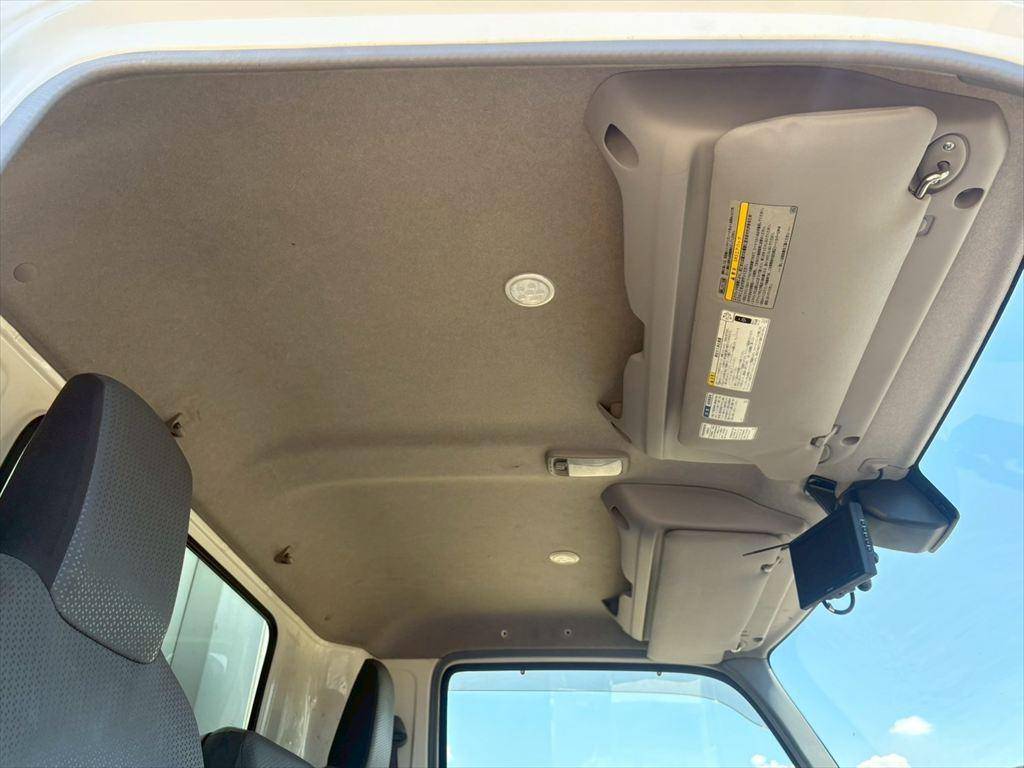 日野デュトロ冷凍車（冷蔵車）小型（2t・3t）[写真23]