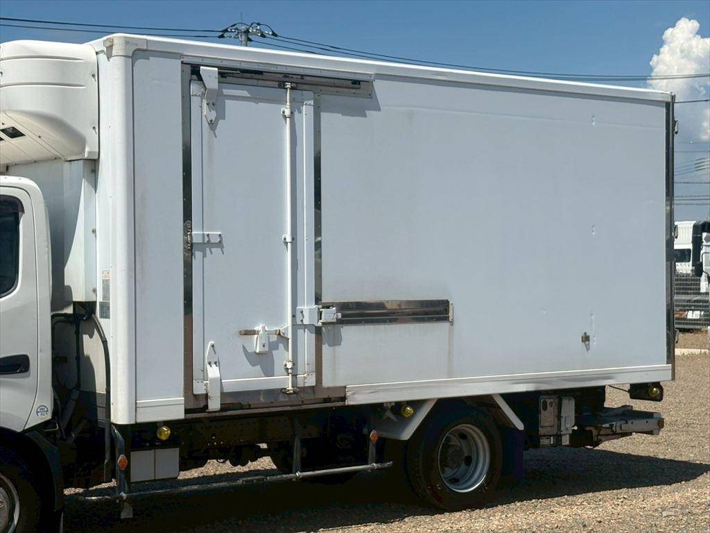 日野デュトロ冷凍車（冷蔵車）小型（2t・3t）[写真06]
