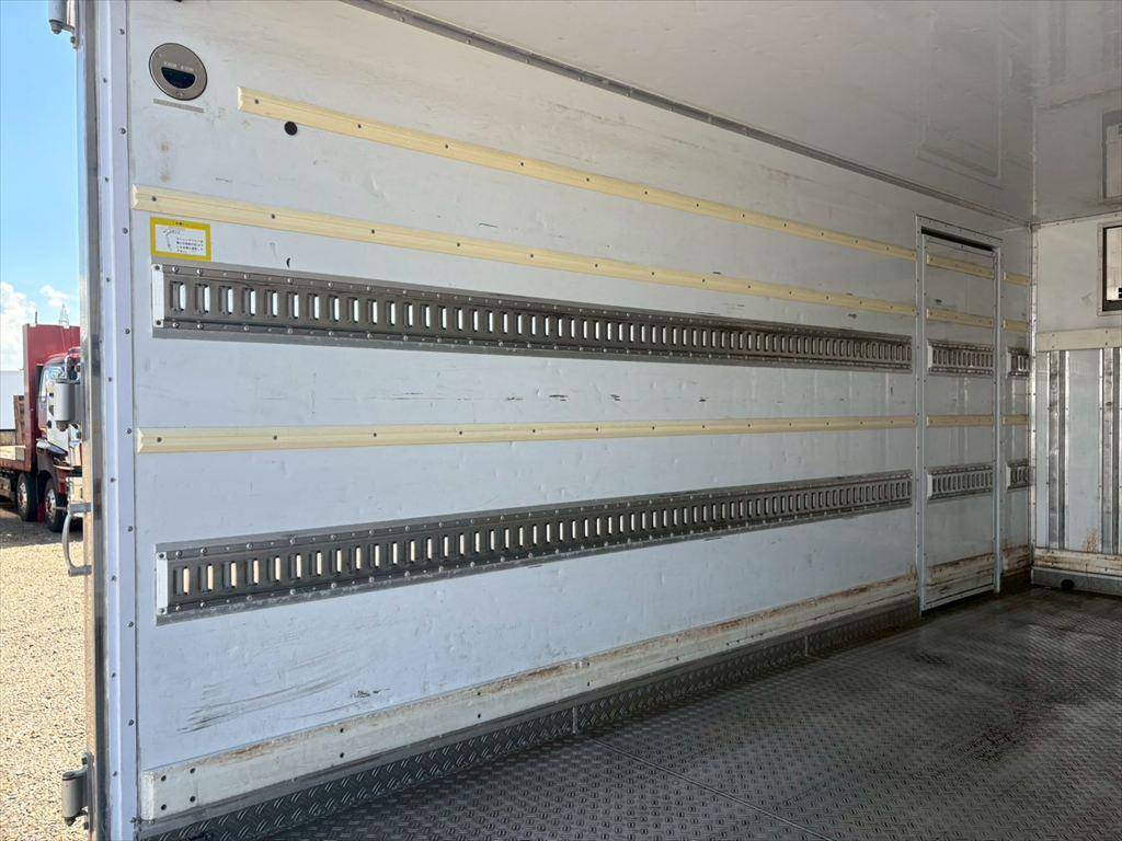 日野デュトロ冷凍車（冷蔵車）小型（2t・3t）[写真09]