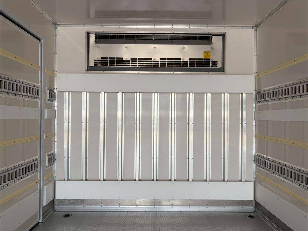 三菱ふそうファイター冷凍車（冷蔵車）中型（4t）[写真07]