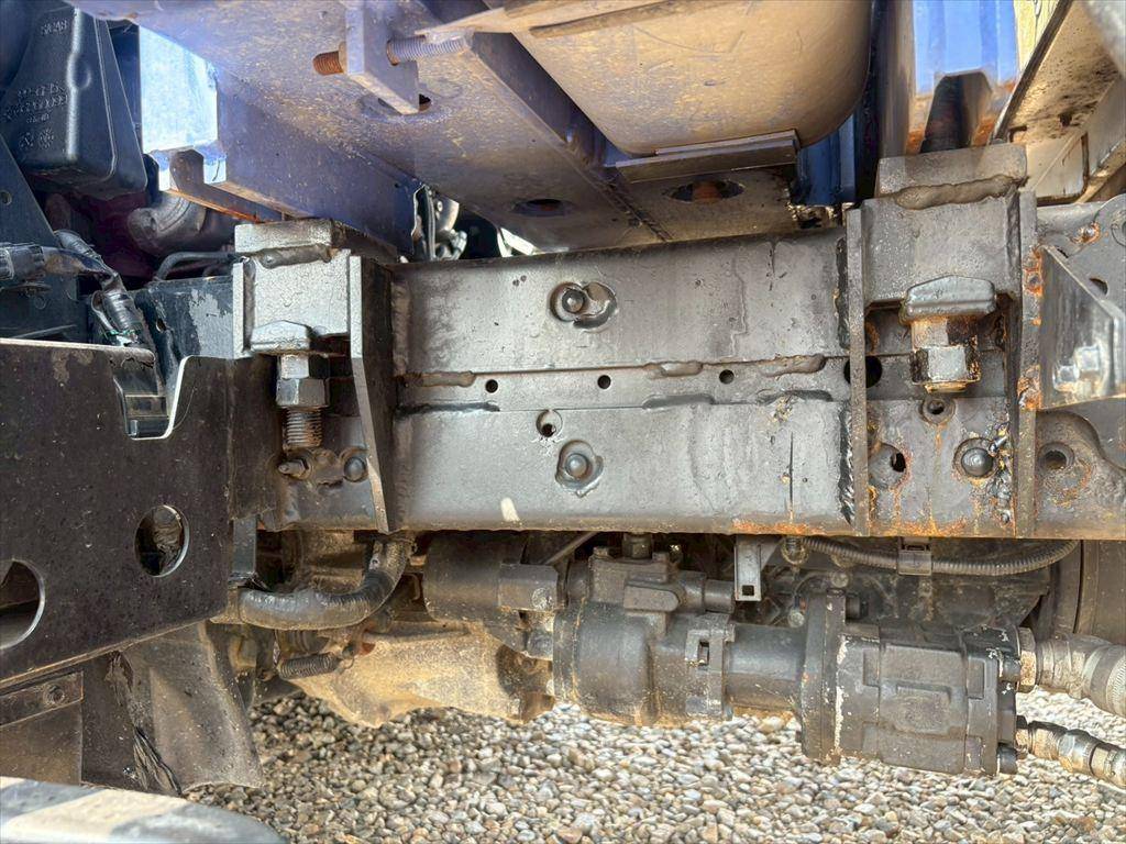 いすゞエルフクレーン4段小型（2t・3t）[写真12]