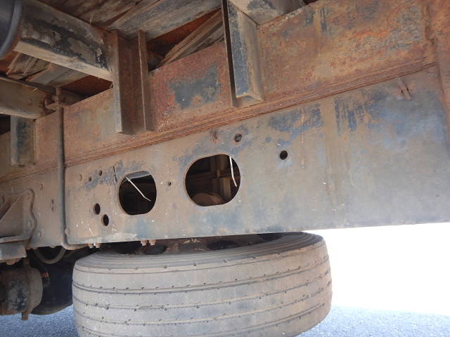 いすゞフォワードクレーン3段増トン（6t・8t）[写真10]