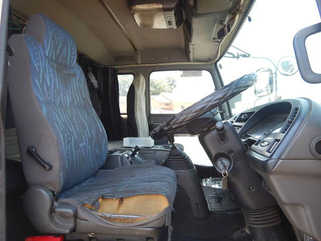 いすゞフォワードクレーン3段増トン（6t・8t）[写真17]