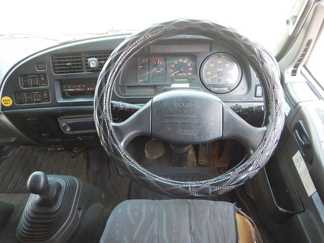 いすゞフォワードクレーン3段増トン（6t・8t）[写真21]