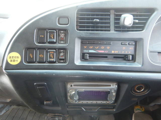 いすゞフォワードクレーン3段増トン（6t・8t）[写真22]