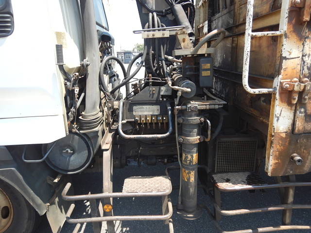 いすゞフォワードクレーン3段増トン（6t・8t）[写真32]