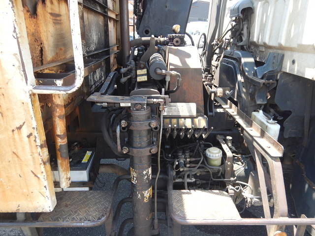 いすゞフォワードクレーン3段増トン（6t・8t）[写真33]