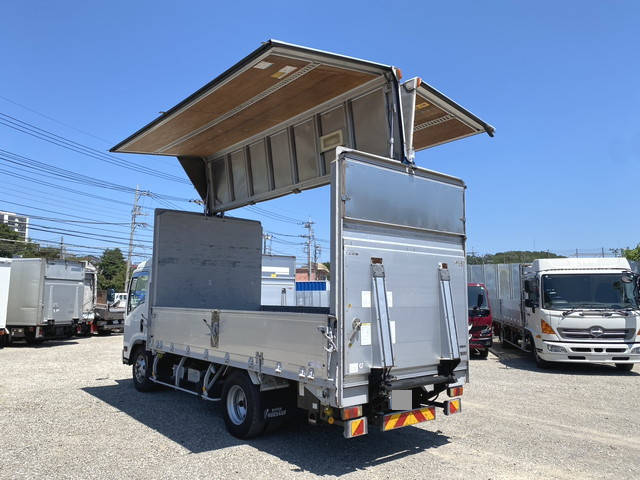 いすゞエルフアルミウイング小型（2t・3t）[写真10]