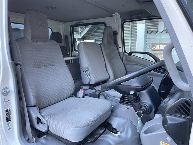 日野デュトロダブルキャブ（Wキャブ）小型（2t・3t）[写真17]