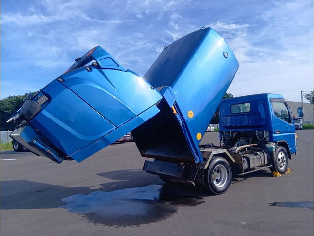 三菱ふそうキャンターパッカー車（塵芥車）小型（2t・3t）[写真10]