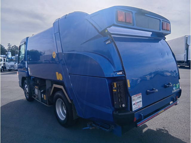 三菱ふそうキャンターパッカー車（塵芥車）小型（2t・3t）[写真02]