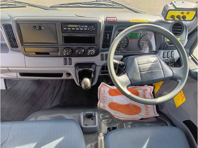 三菱ふそうキャンターパッカー車（塵芥車）小型（2t・3t）[写真26]