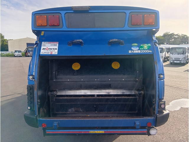 三菱ふそうキャンターパッカー車（塵芥車）小型（2t・3t）[写真06]