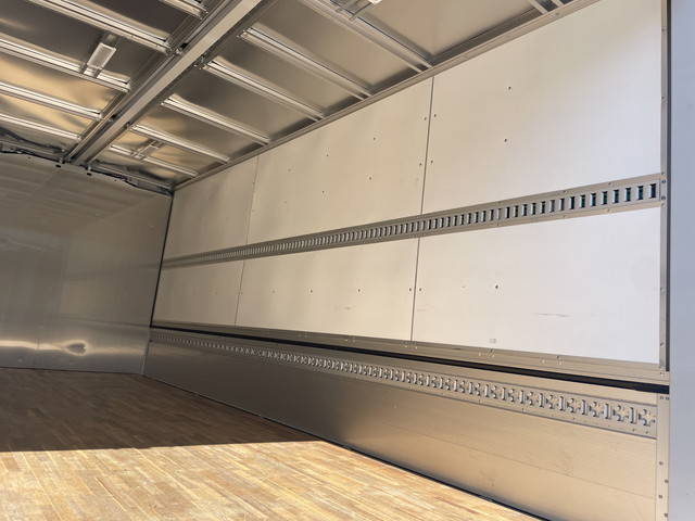 三菱ふそうファイターアルミウイング中型（4t）[写真11]