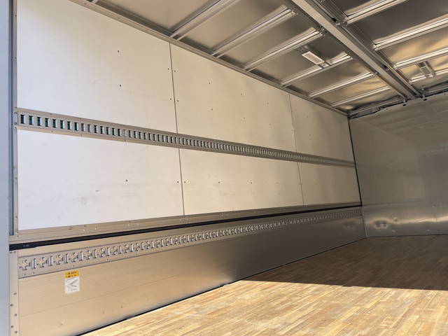 三菱ふそうファイターアルミウイング中型（4t）[写真12]