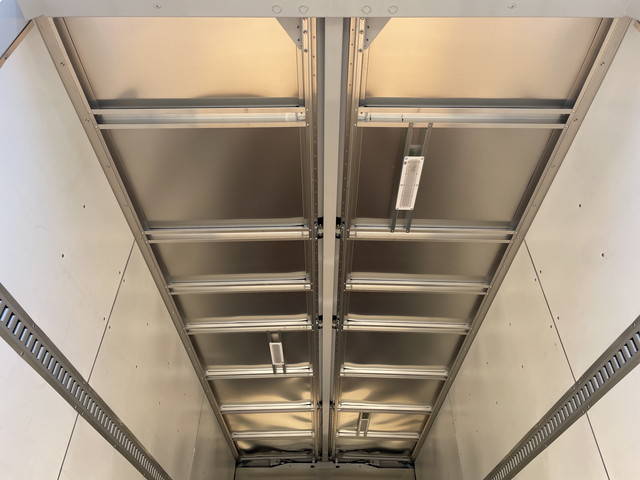 三菱ふそうファイターアルミウイング中型（4t）[写真13]