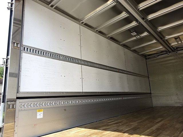 三菱ふそうファイターアルミウイング中型（4t）[写真10]