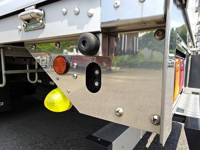 三菱ふそうファイターアルミウイング中型（4t）[写真13]