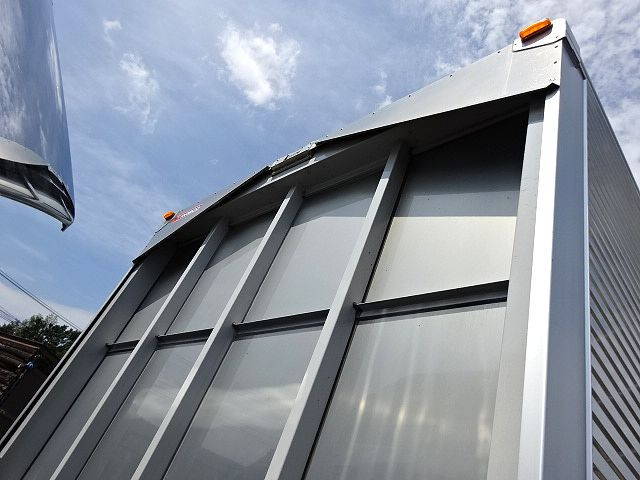 三菱ふそうファイターアルミウイング中型（4t）[写真28]