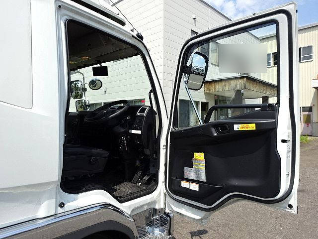 三菱ふそうファイターアルミウイング中型（4t）[写真32]