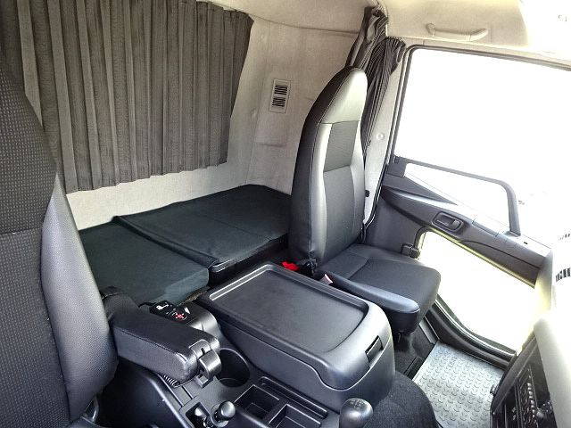 三菱ふそうファイターアルミウイング中型（4t）[写真35]