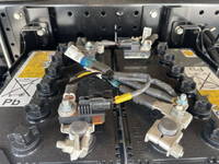 いすゞエルフ平ボディ小型（2t・3t）[写真13]