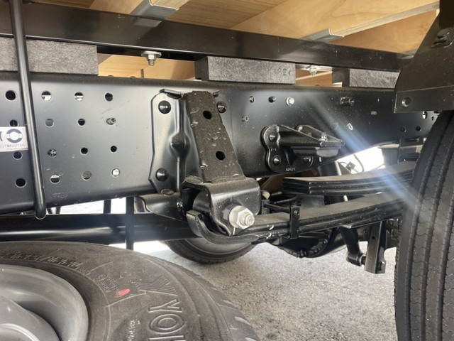 いすゞエルフ平ボディ小型（2t・3t）[写真16]