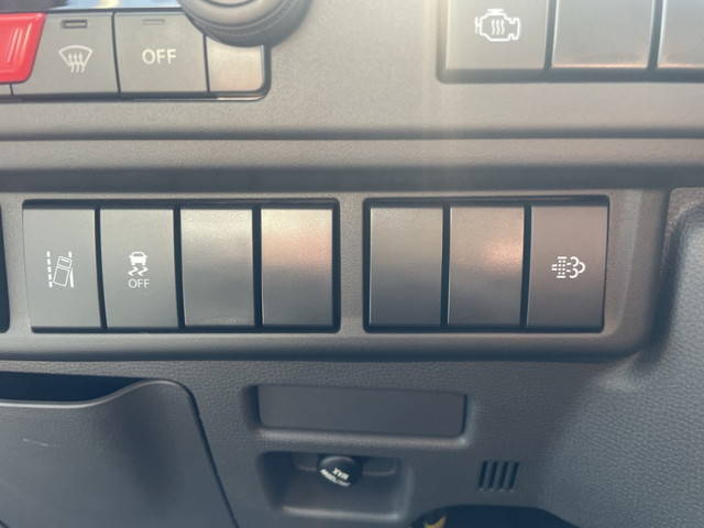 いすゞエルフ平ボディ小型（2t・3t）[写真31]